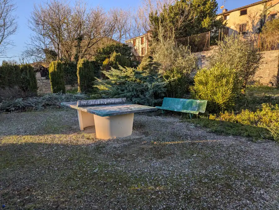 Ajac aire de jeux table de ping pong
