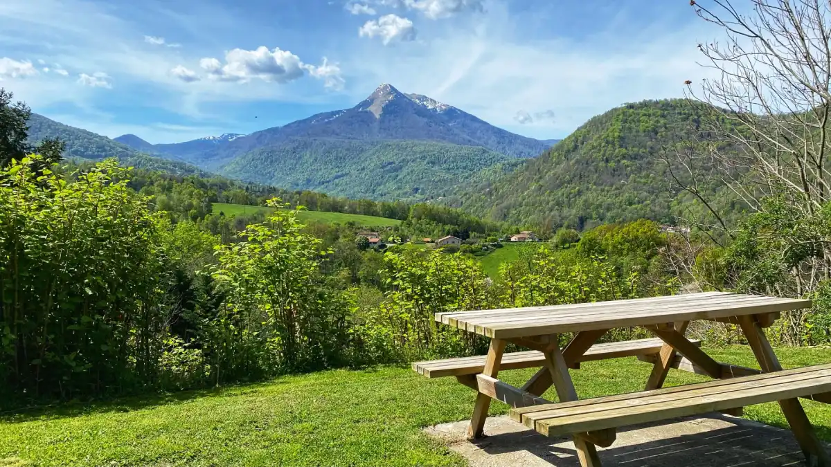 Aire de pique nique à Ajac (Aude)